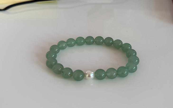 Jewelry product showcase (before)