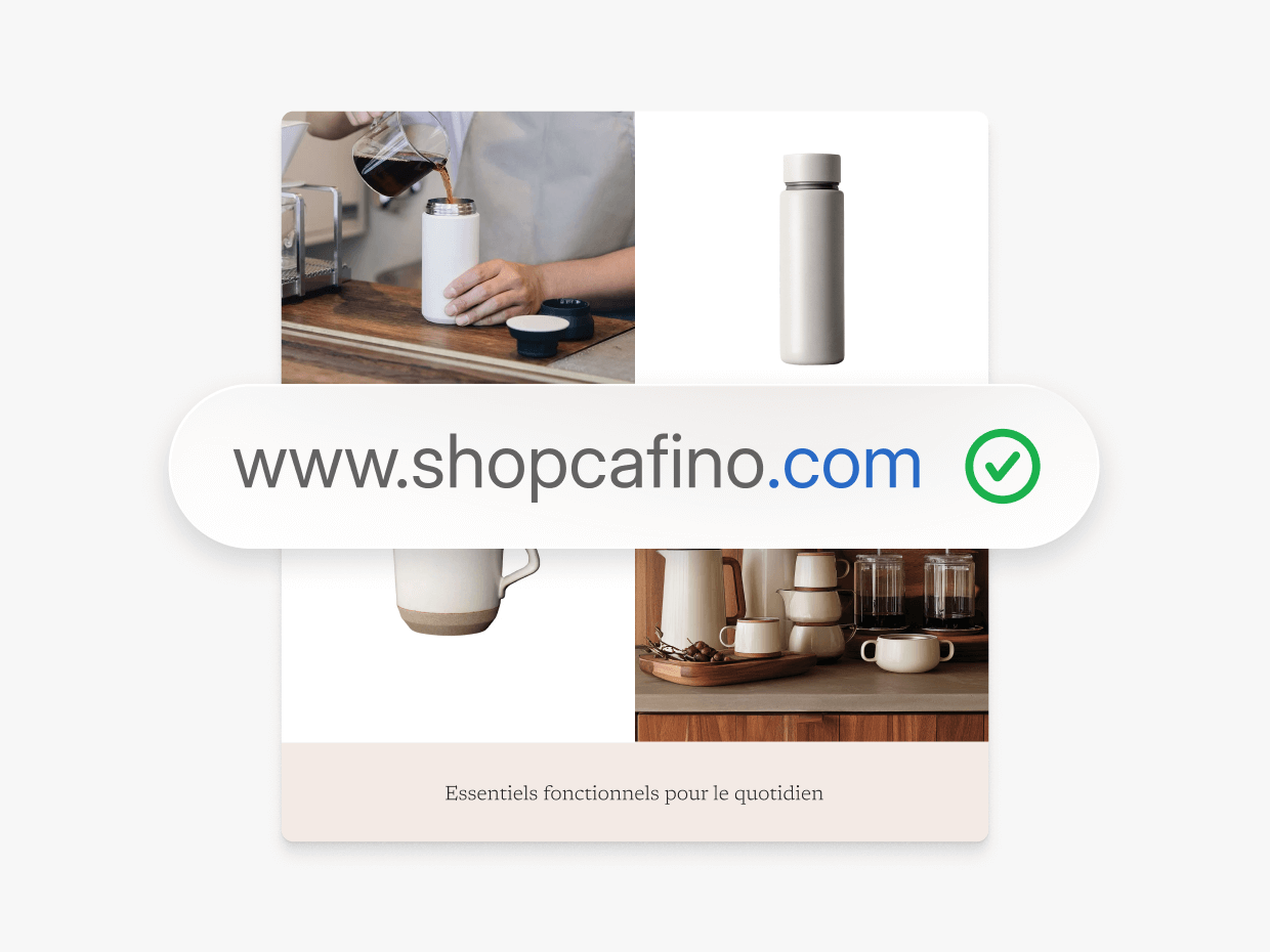 L’URL en .com d’une marque est superposée à l’image de sa boutique en ligne. Elle illustre la connexion immédiate entre le domaine et le site géré avec Shopify.